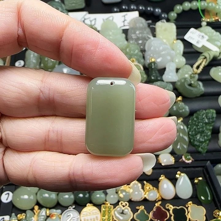 颈饰未镶嵌和田玉余****9