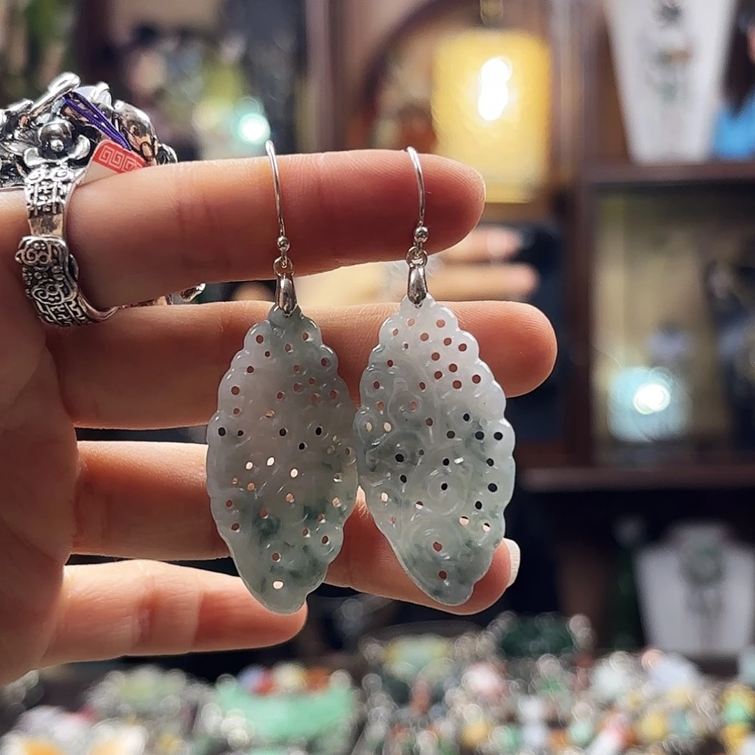 翡翠未镶嵌耳饰亏出不退换