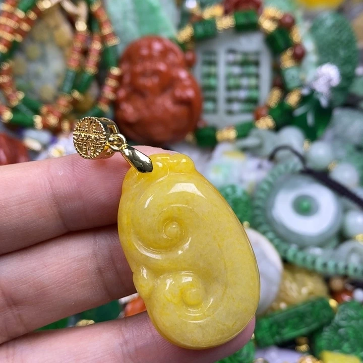 翡翠未镶嵌吊坠(赠链)