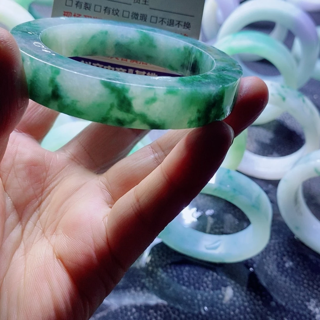 彭***定制翡翠翡翠手镯定制不退不换未镶嵌