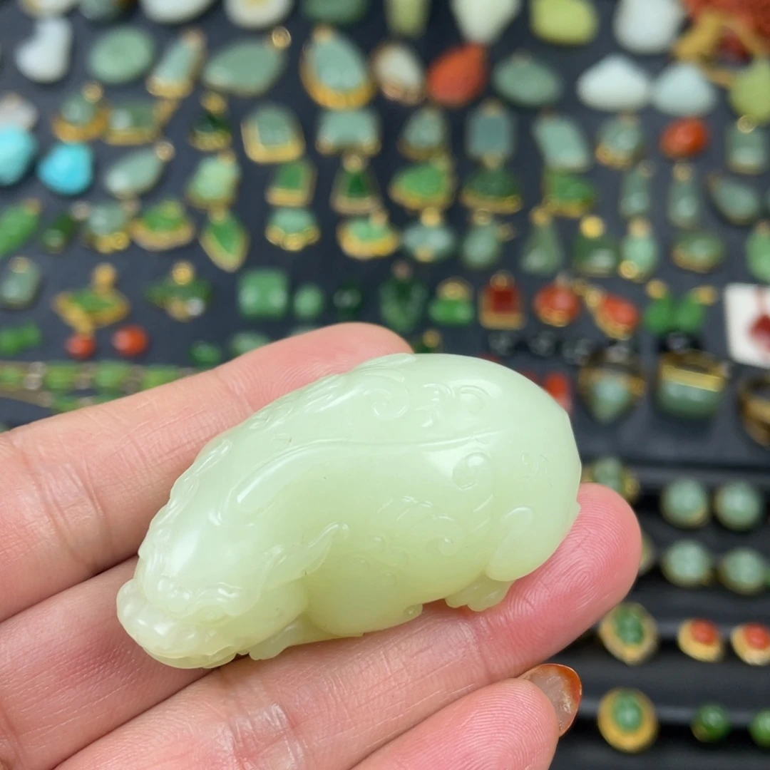 和田玉未镶嵌挂件