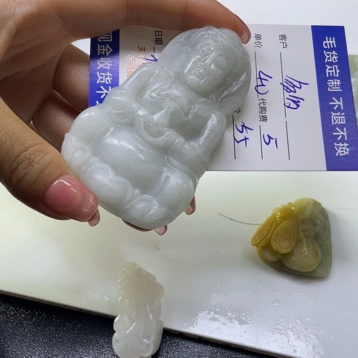 钱***多未镶嵌定制翡翠毛货33