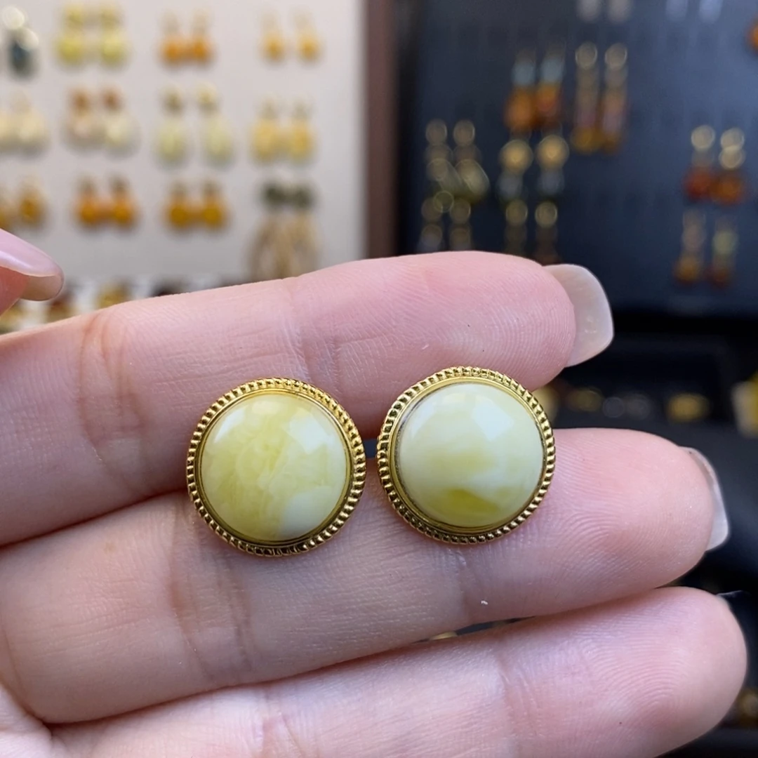 裸石琥珀未镶嵌成品