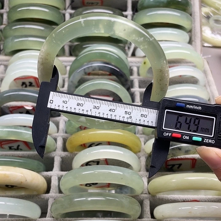 未镶嵌蛇纹石玉手镯50