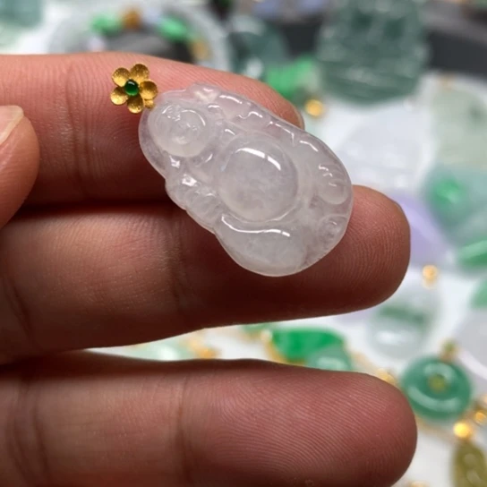 翡翠颈饰未镶嵌翡翠