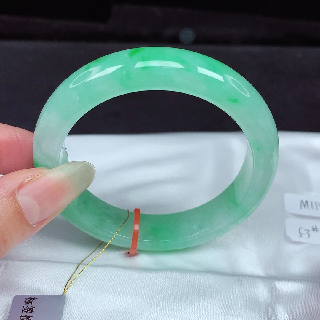 未镶嵌手镯翡翠53圈900