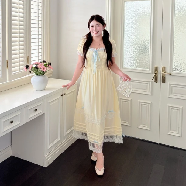 甜心教主｜大码胖mm奶黄色温柔法式甜美蕾丝设计感绑带连衣裙夏季