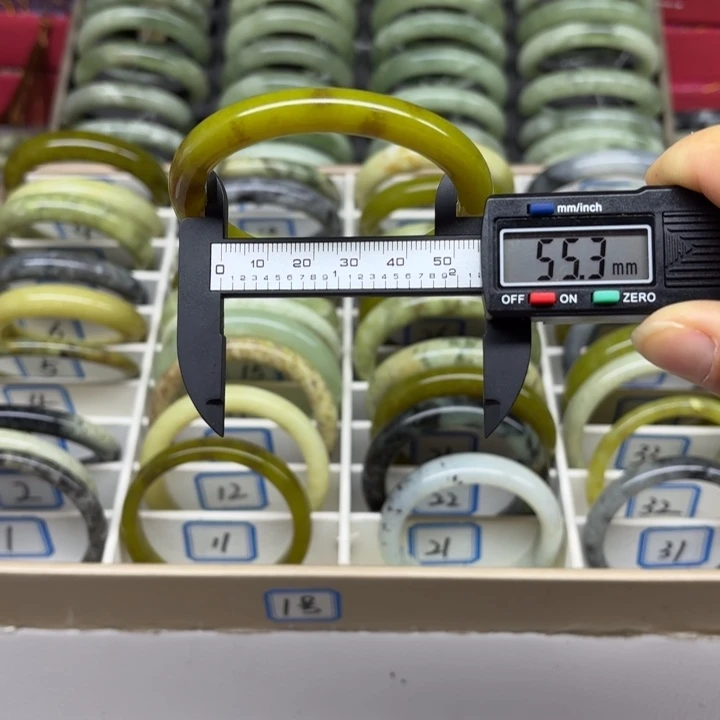 蛇纹石玉未镶嵌手镯4