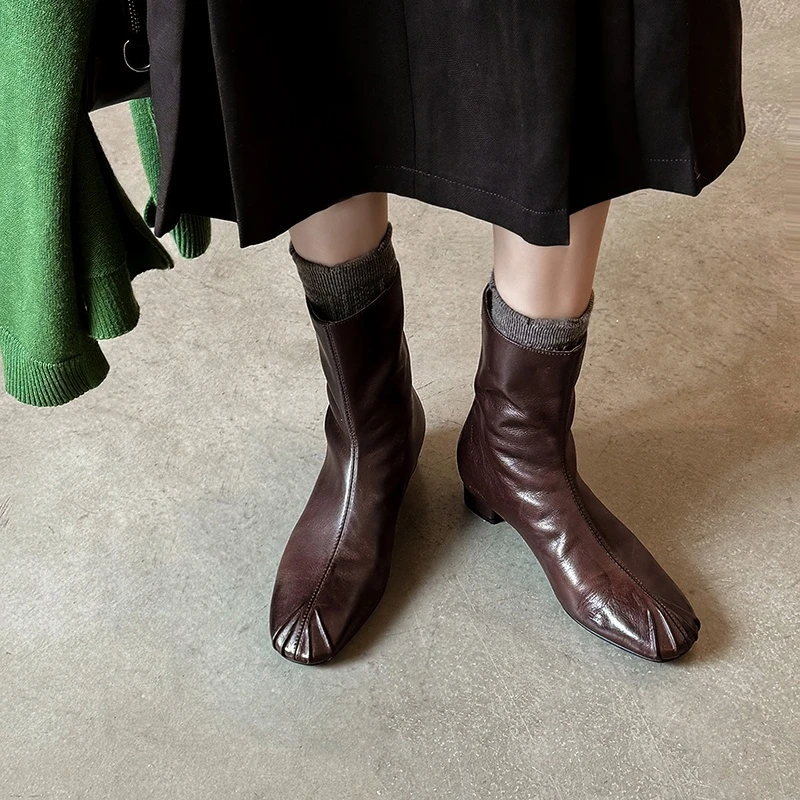 2025秋冬新款复古棕色短靴女后拉链粗跟百搭中跟英伦风切尔西靴子