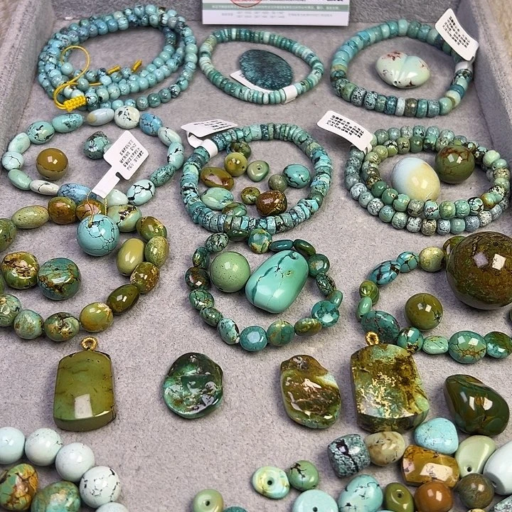 绿松石未镶嵌珠宝奇石