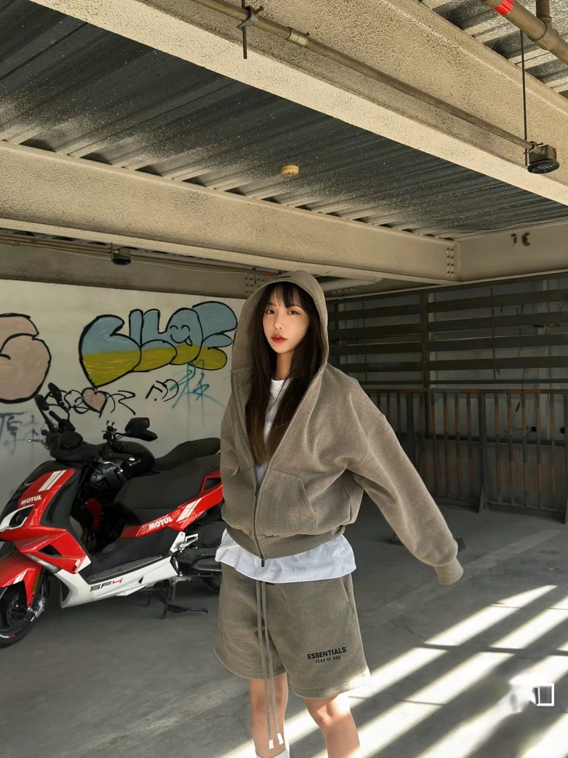 25新款ESSENTIALS卫衣加绒保暖秋冬款连帽拉链印花卫衣男女同款