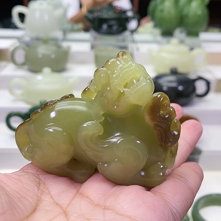 未镶嵌和田玉挂件一**尘