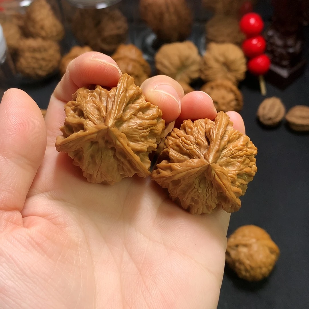 文玩核桃把件盘山奔