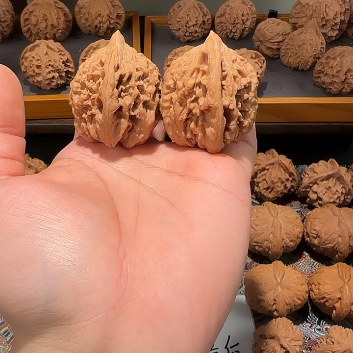 吊坠文玩核桃高尖大沽石153