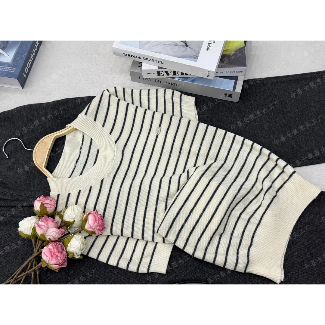 【杏色圆领套头】百搭气质条纹款针织短袖上衣QC2986