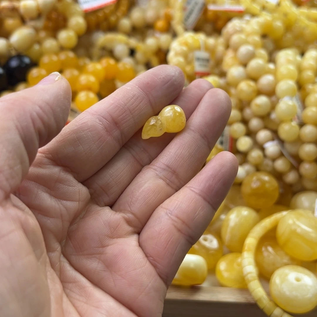 琥珀珠宝奇石未镶嵌