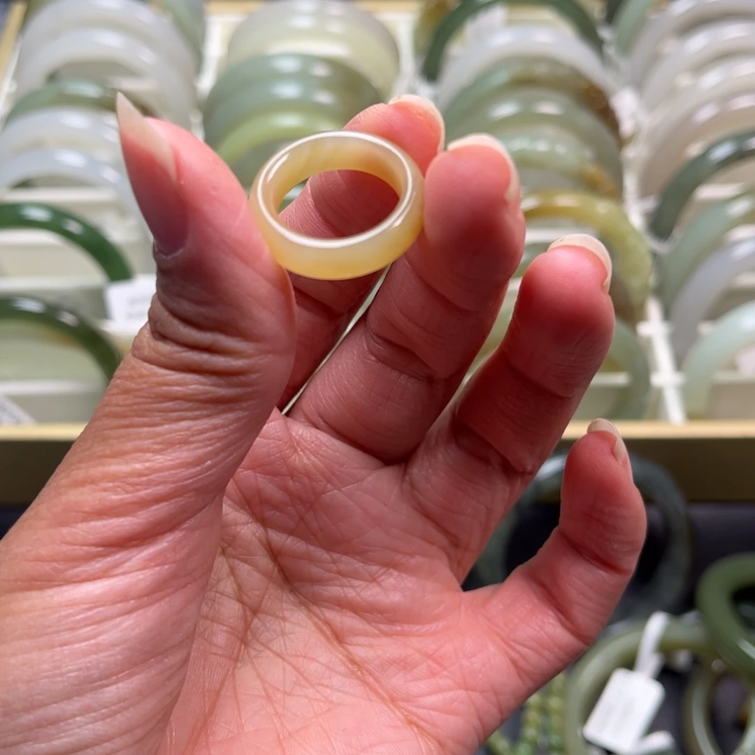 和田玉（糖玉）未镶嵌珠宝半成品指环16.5