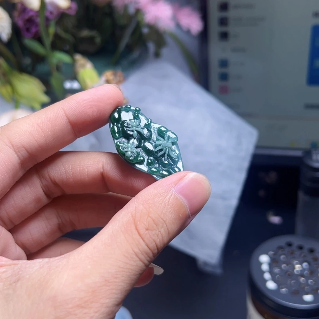 翡翠未镶嵌颈饰翡翠小精品