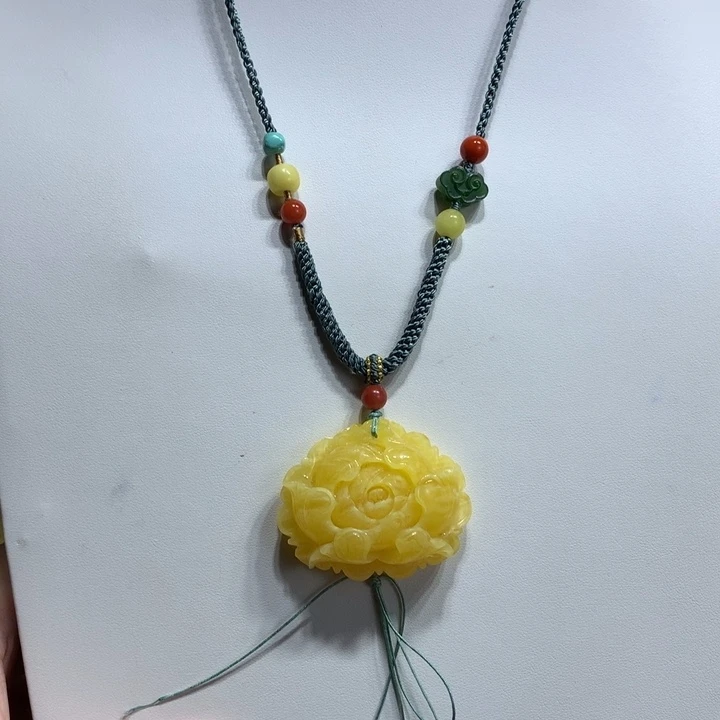 蜜蜡颈饰未镶嵌牡丹花