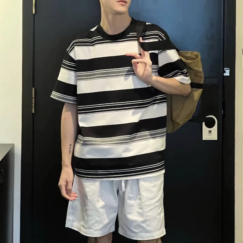 美式复古条纹短袖t恤男夏季圆领黑白条纹上衣男日系简约休闲半袖