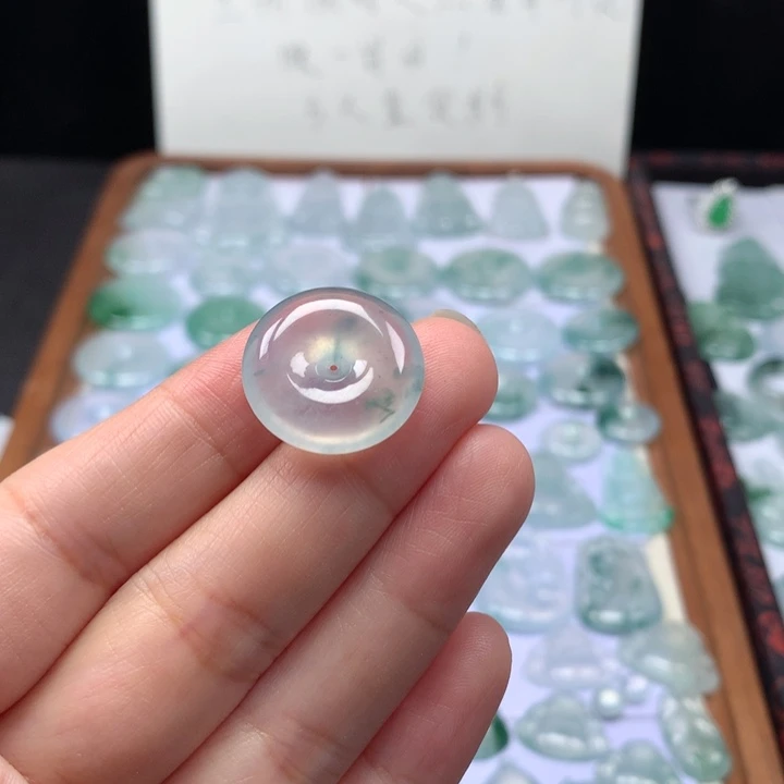 颈饰未镶嵌翡翠高冰飘花平安扣