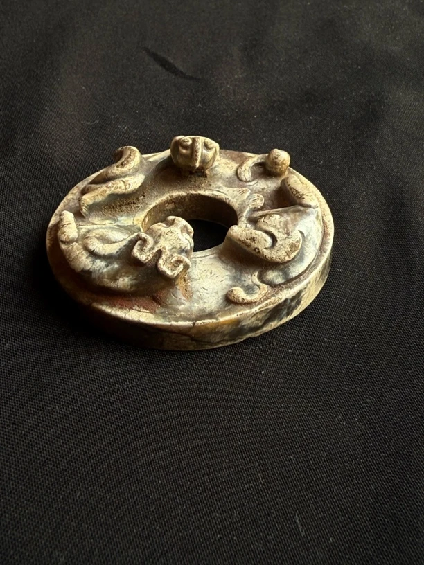 汉风格和田玉高浮雕龙凤璧