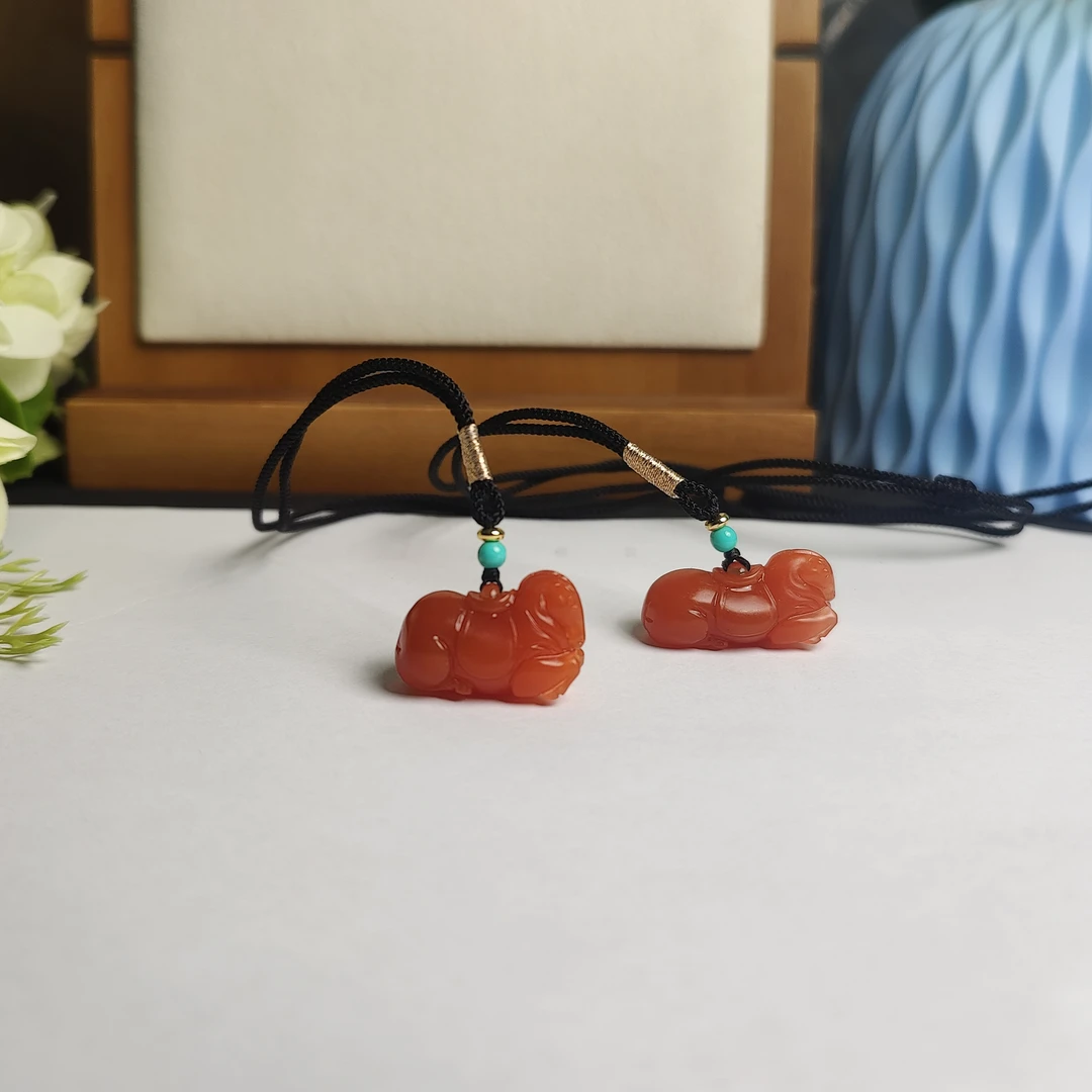 保山满色满肉锦红南红【马上有钱】吊坠  多样性发一