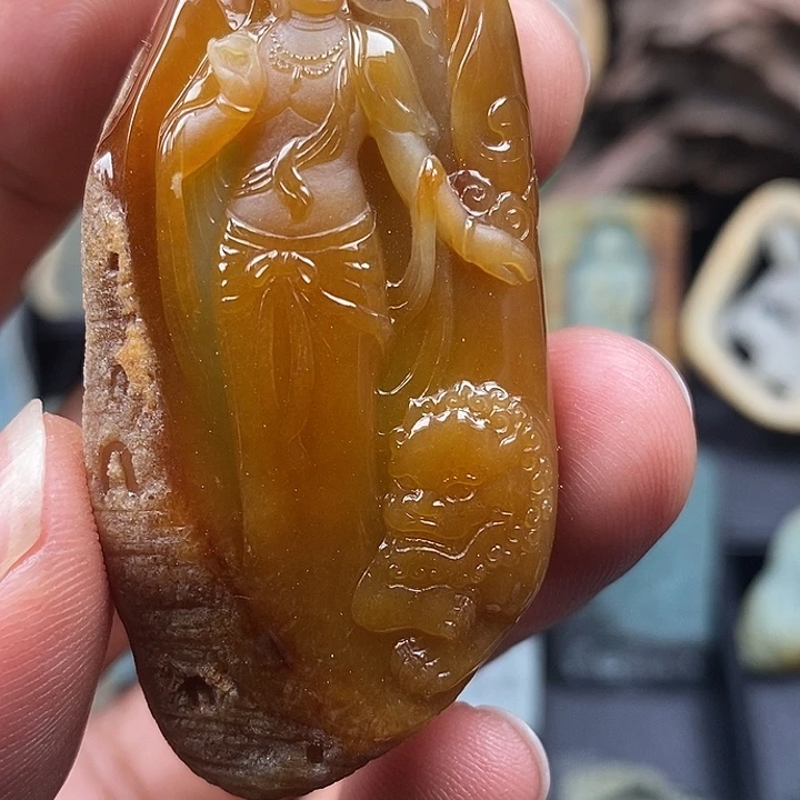 渤***海翡翠未镶嵌颈饰翡翠挂件