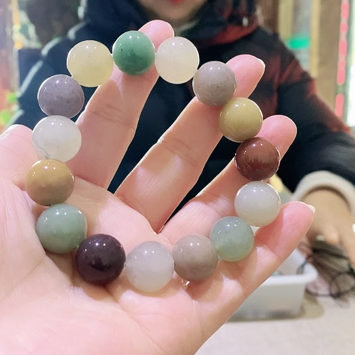 密玉（石英质玉）颈饰未镶嵌