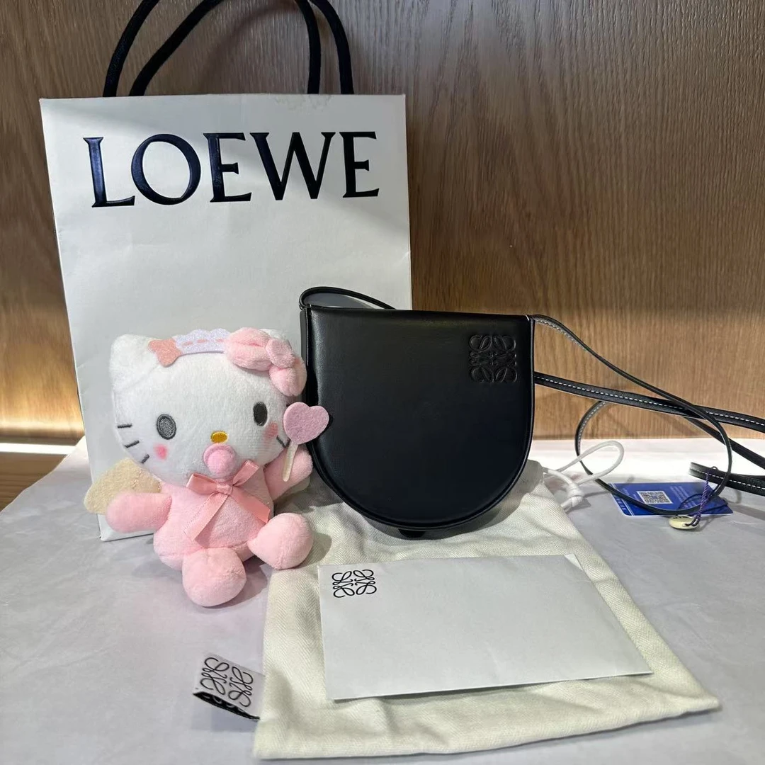 99新 LOEWE/罗意威 飞小雨Fisoy/ 黑色斜挎包