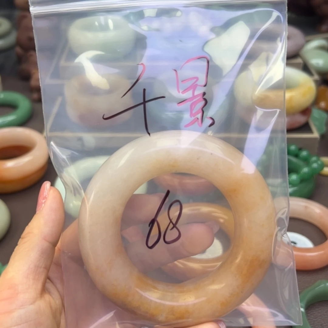 未镶嵌手镯石英岩玉千*