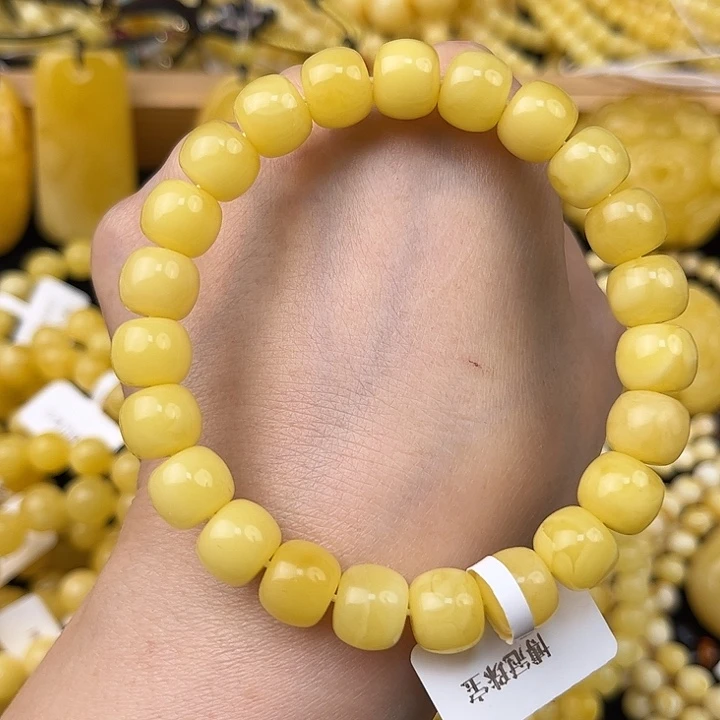 琥珀未镶嵌颈饰琥珀