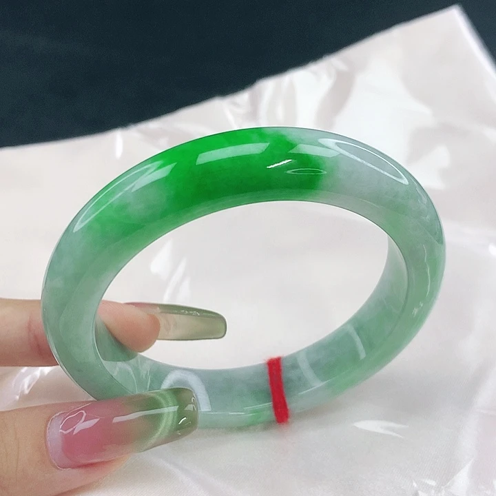 翡翠未镶嵌手镯圈57.8，02024