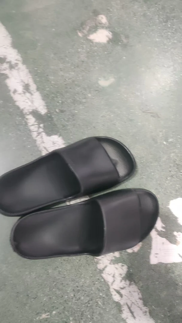 黑色字母防滑拖鞋凉鞋发1双多尺码