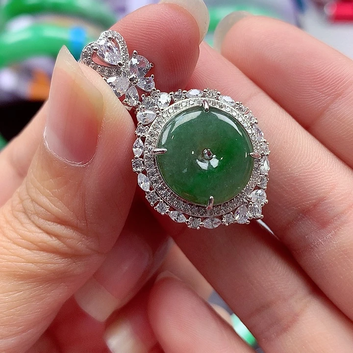 翡翠银S925镶嵌颈饰翡翠