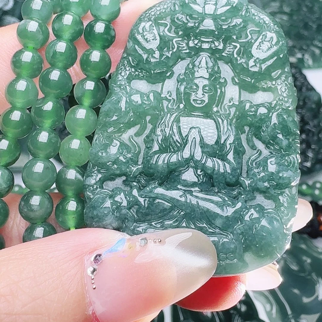 翡翠未镶嵌颈饰多样性发其一