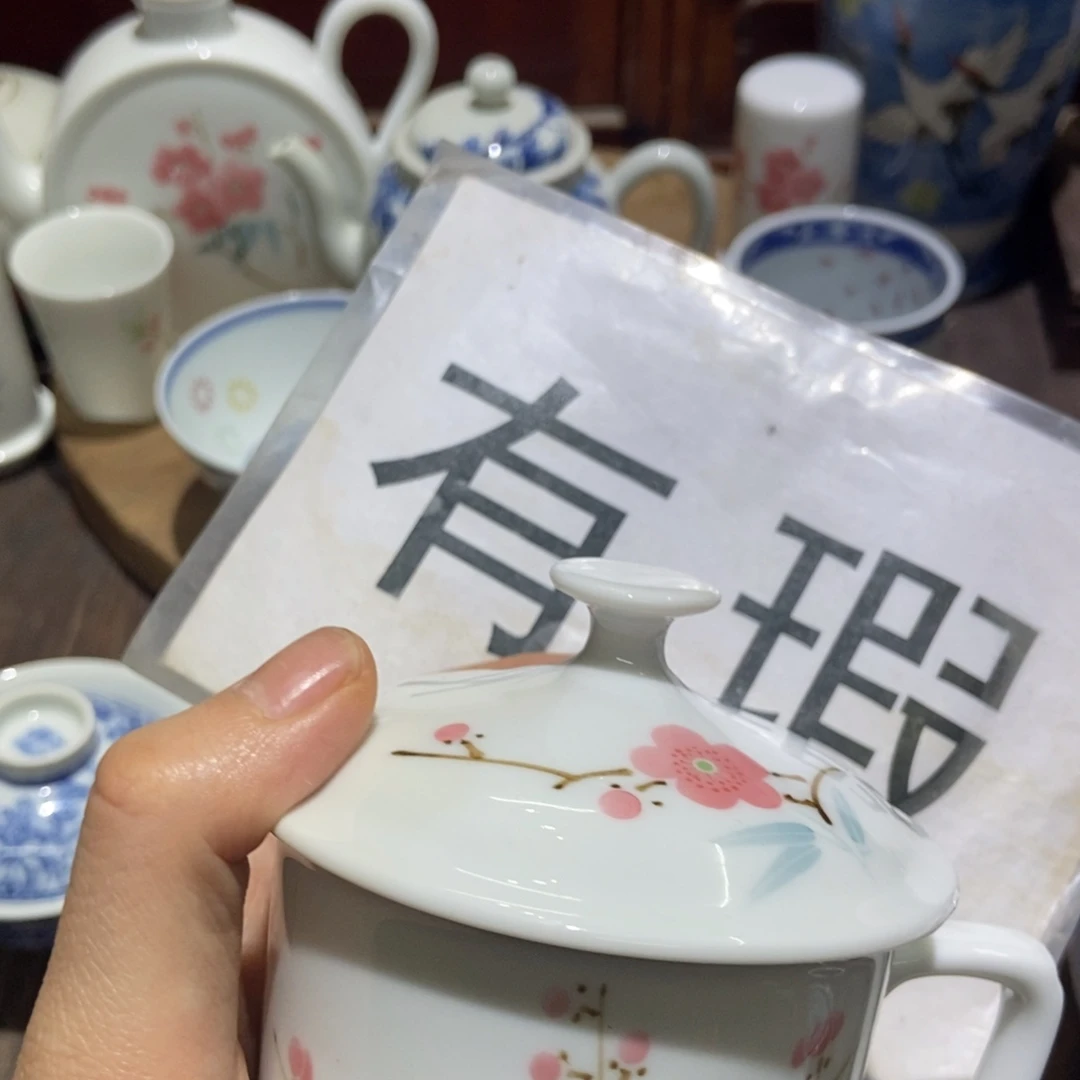 雷***虎陶瓷艺术品的制作