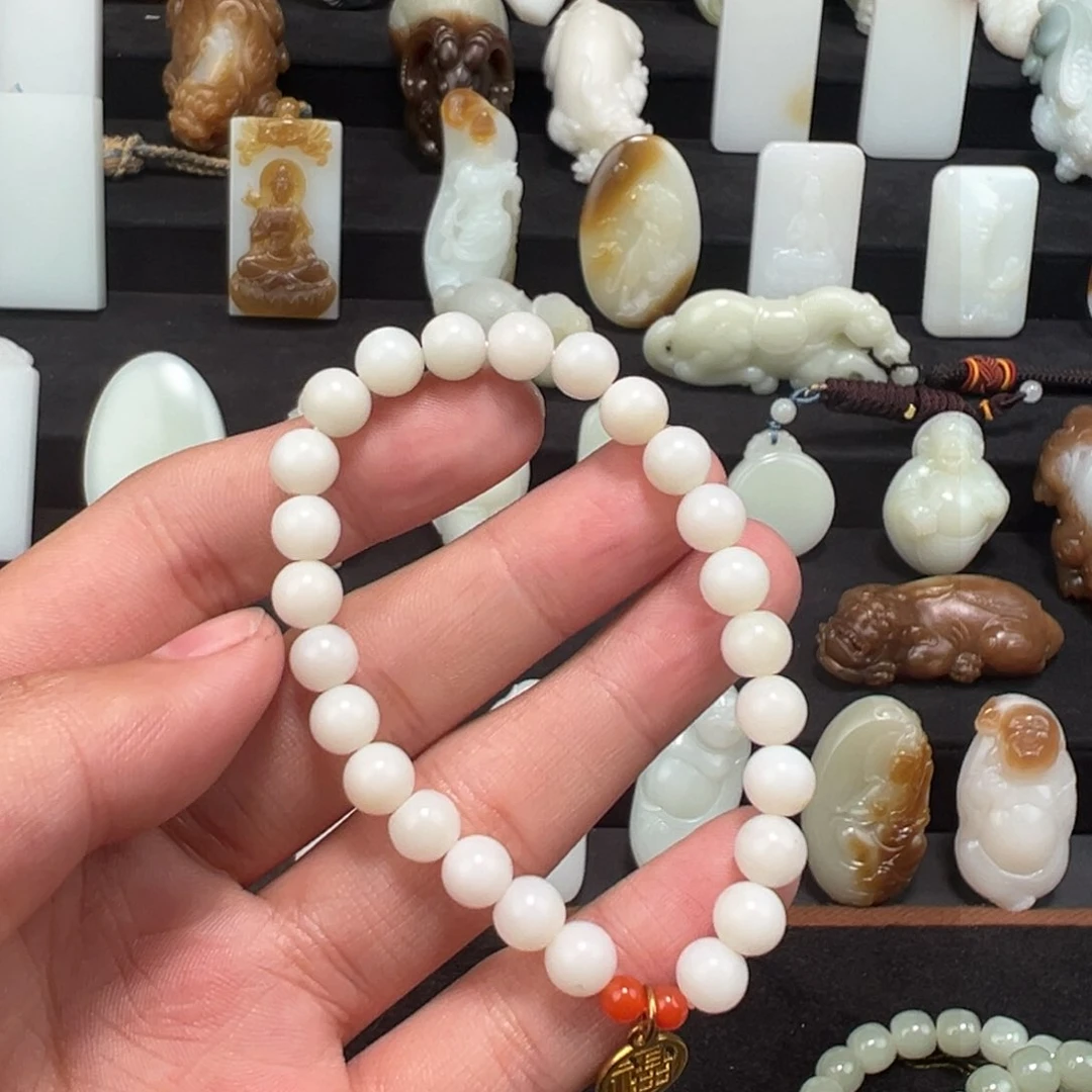 和田玉颈饰未镶嵌