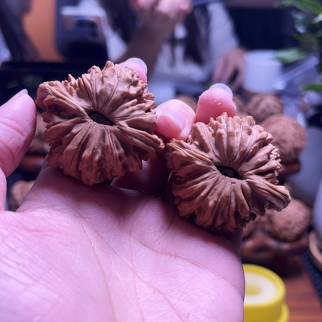 楠****文玩核桃把件45尺全品四座楼57