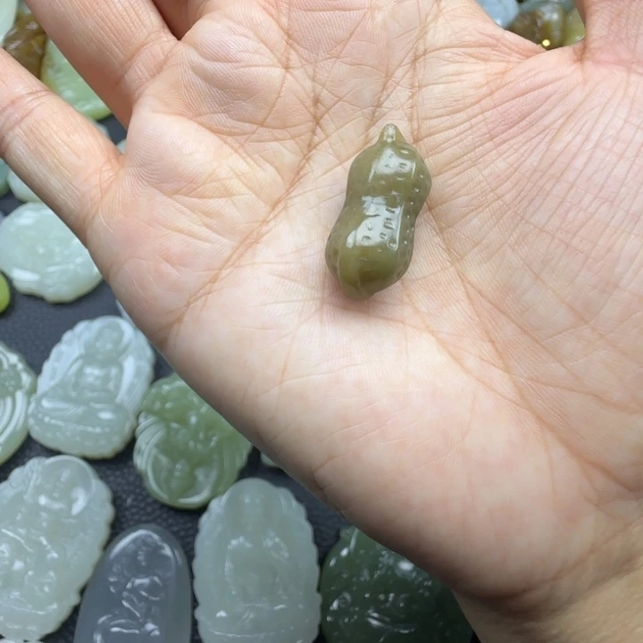 和田玉未镶嵌珠宝奇石