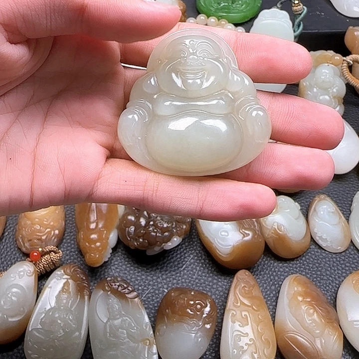 颈饰未镶嵌和田玉