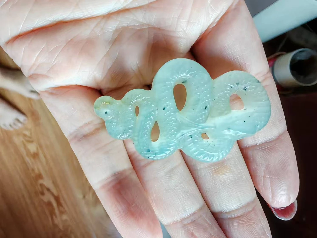 岫玉天然水墨吊坠