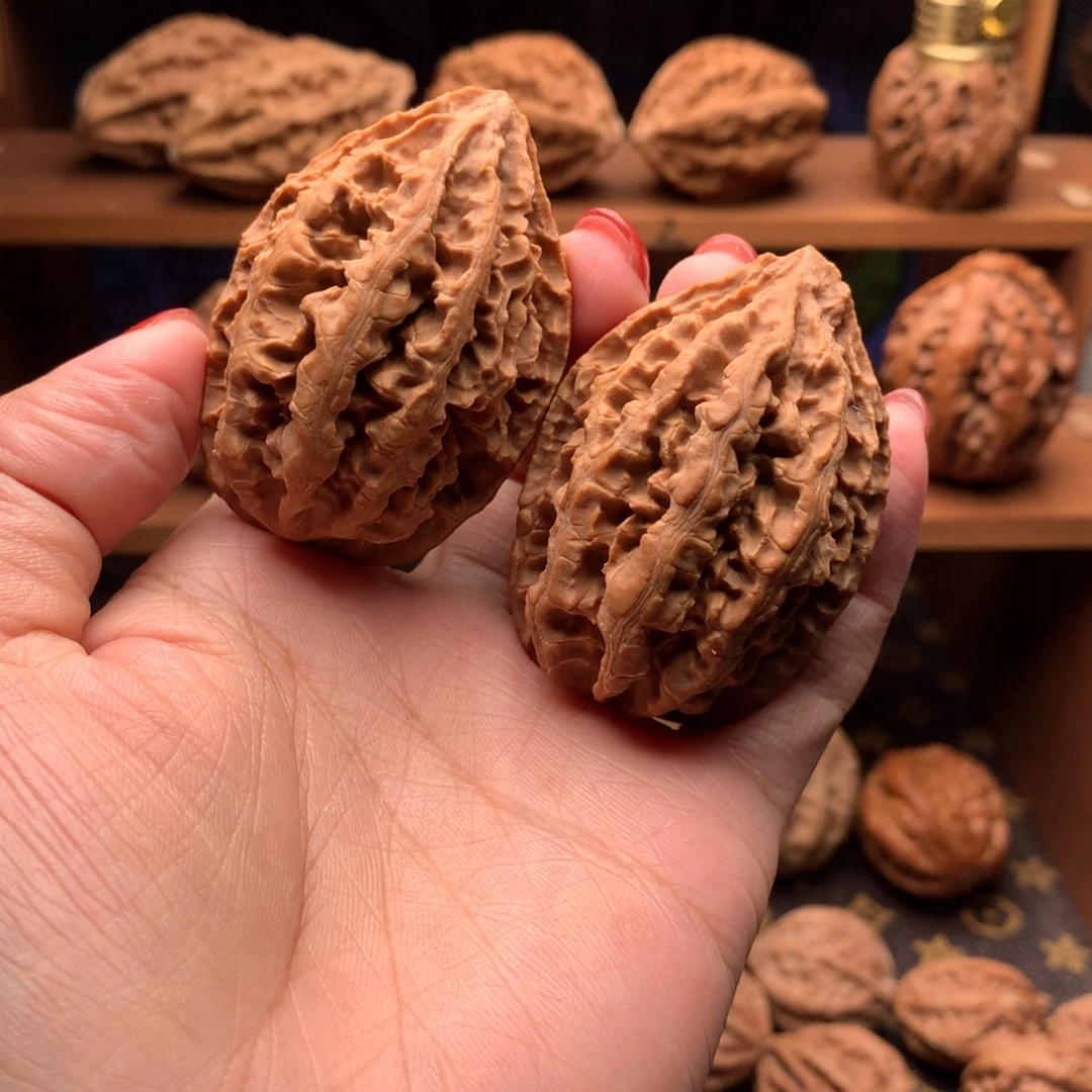 文玩核桃吊坠诚****德小武核桃龙渊