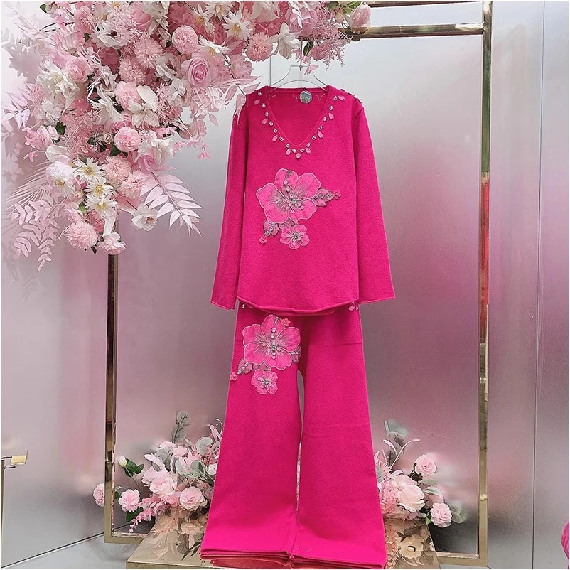 HH6078欧美风设计师2024秋冬新款V领钉钻刺绣花朵时尚毛衣套装女