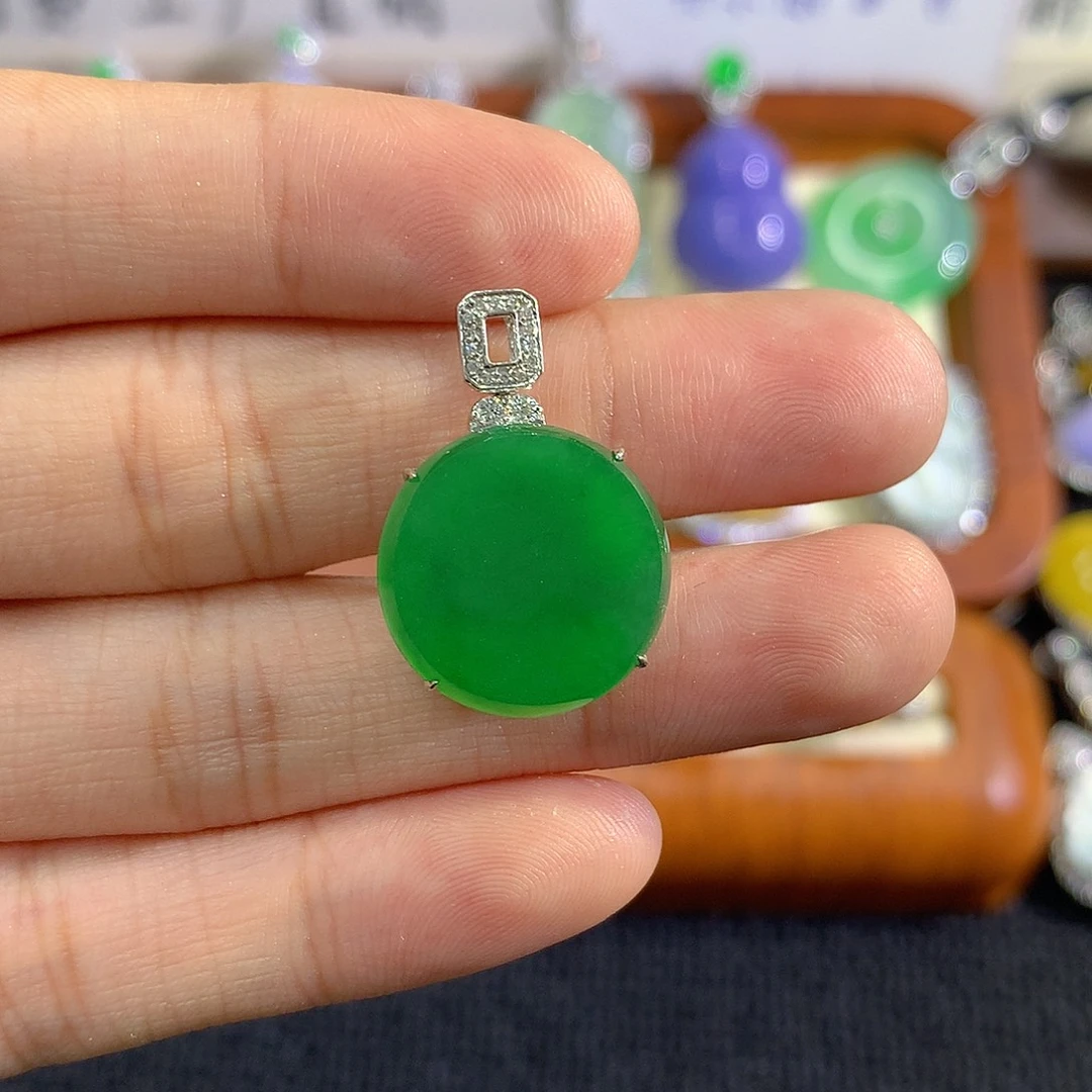 翡翠18K金镶嵌吊坠(不含链)圆牌