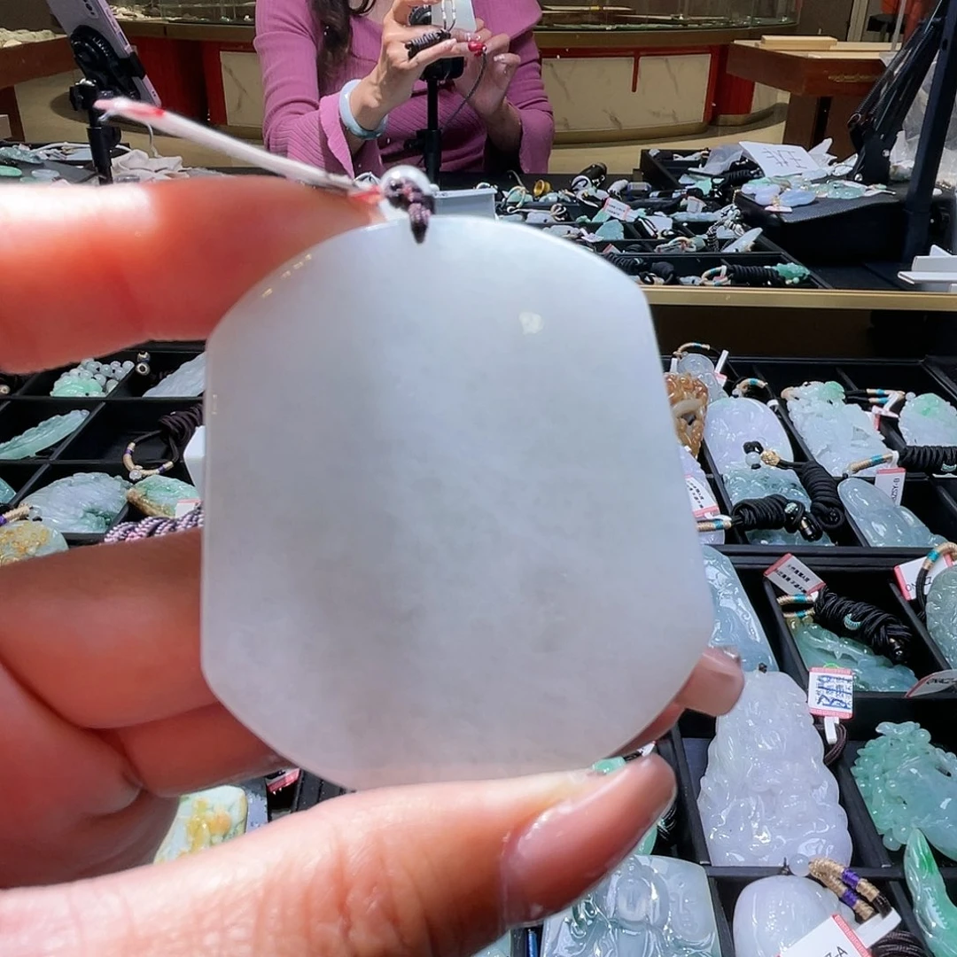 翡翠颈饰未镶嵌一个