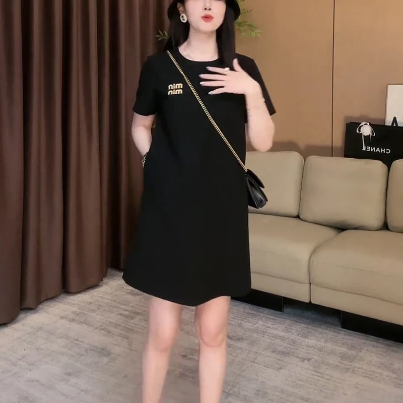 夏季高级感连衣裙女韩版简约气质字母刺绣遮肉显瘦休闲中长款裙子