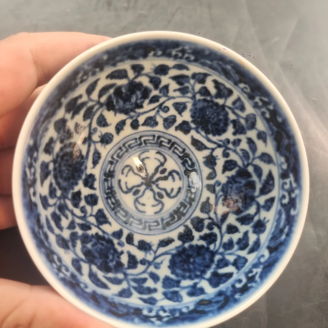 青花缠枝莲家具摆件