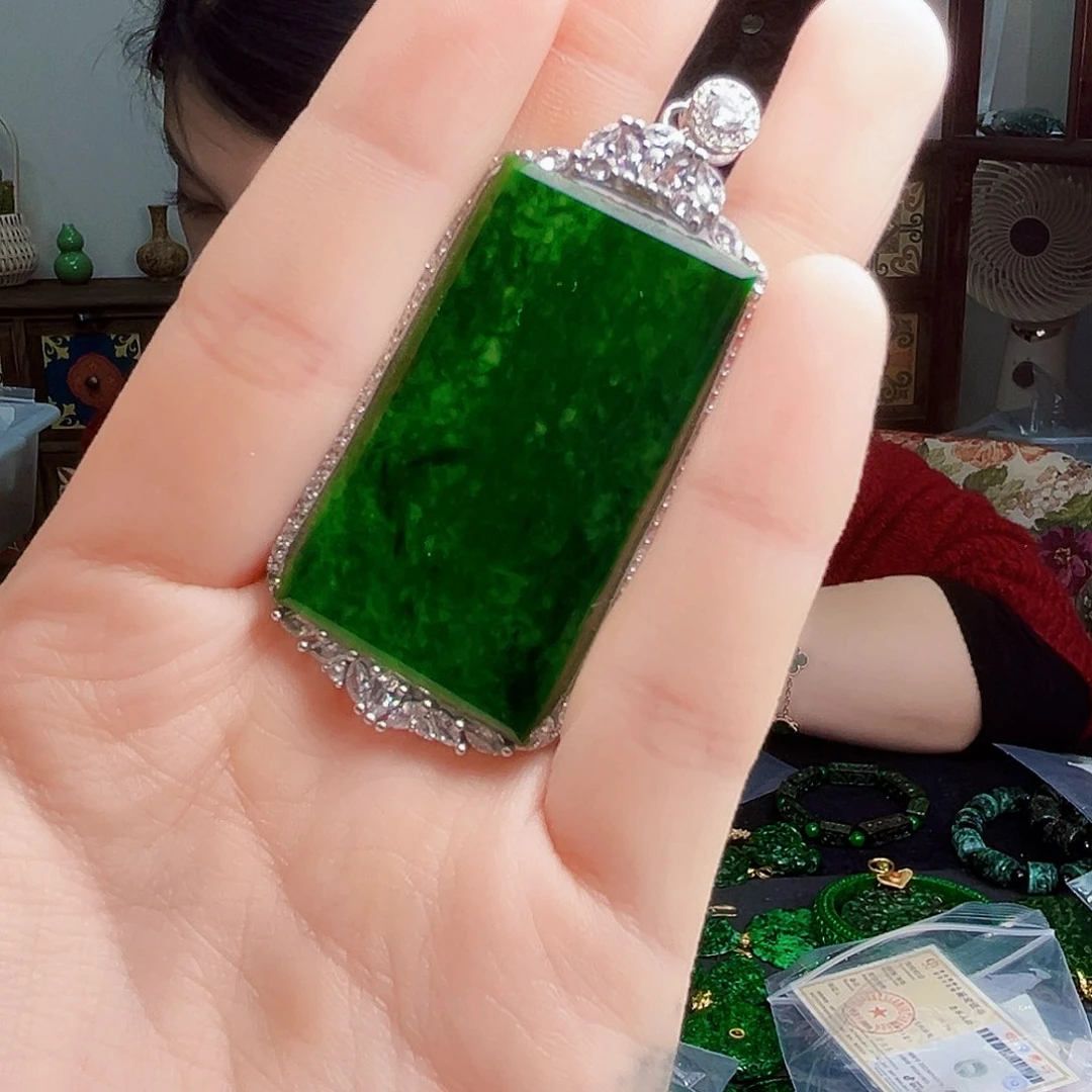 颈饰银S925镶嵌翡翠多样性