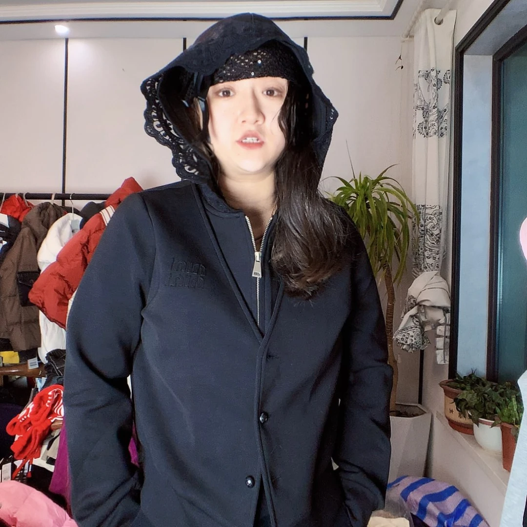 【闪购商品】?****?黑色外套